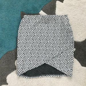 Asymmetrical Hemline Patterned Skirt